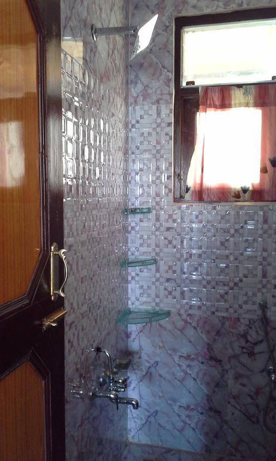 Howrah Guest House Srīnagar المظهر الخارجي الصورة