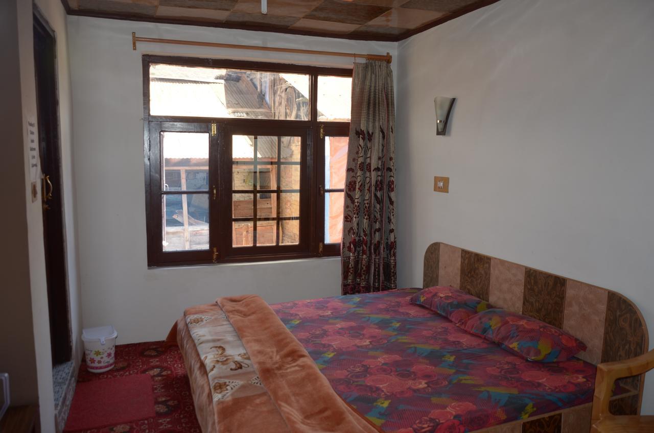 Howrah Guest House Srīnagar المظهر الخارجي الصورة