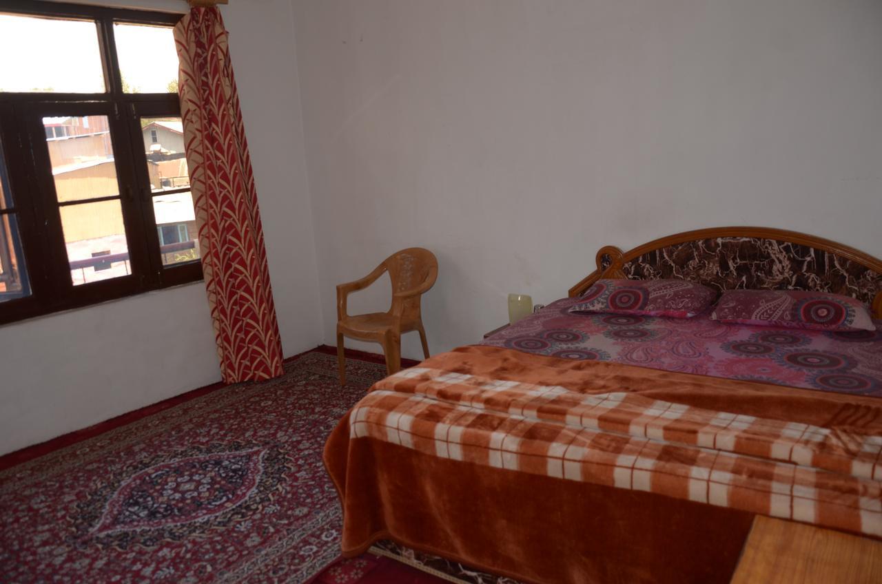 Howrah Guest House Srīnagar المظهر الخارجي الصورة