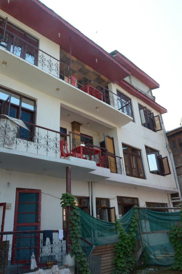 Howrah Guest House Srīnagar المظهر الخارجي الصورة