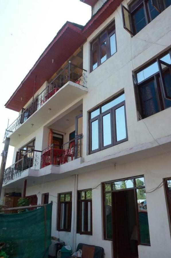 Howrah Guest House Srīnagar المظهر الخارجي الصورة